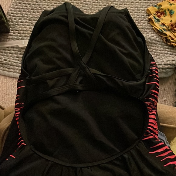 Speedo striped-ish one piece bathing suit - Picture 3 of 5